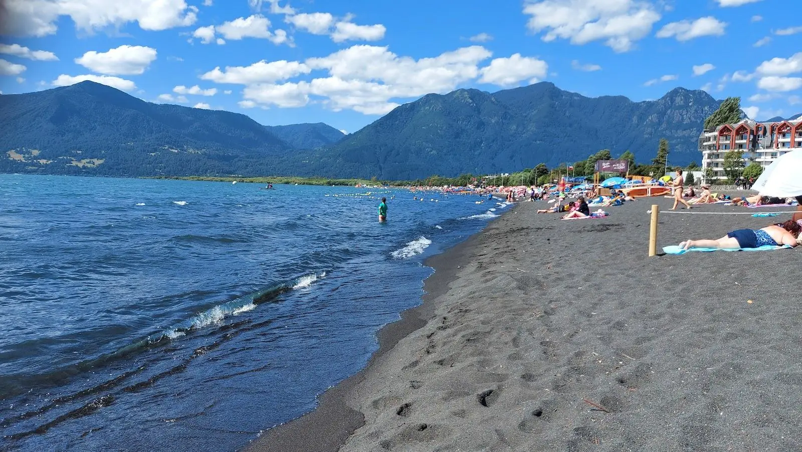 Mente Azul: La Terapia del Agua y el Circuito de Sanación Lacustre en Pucón